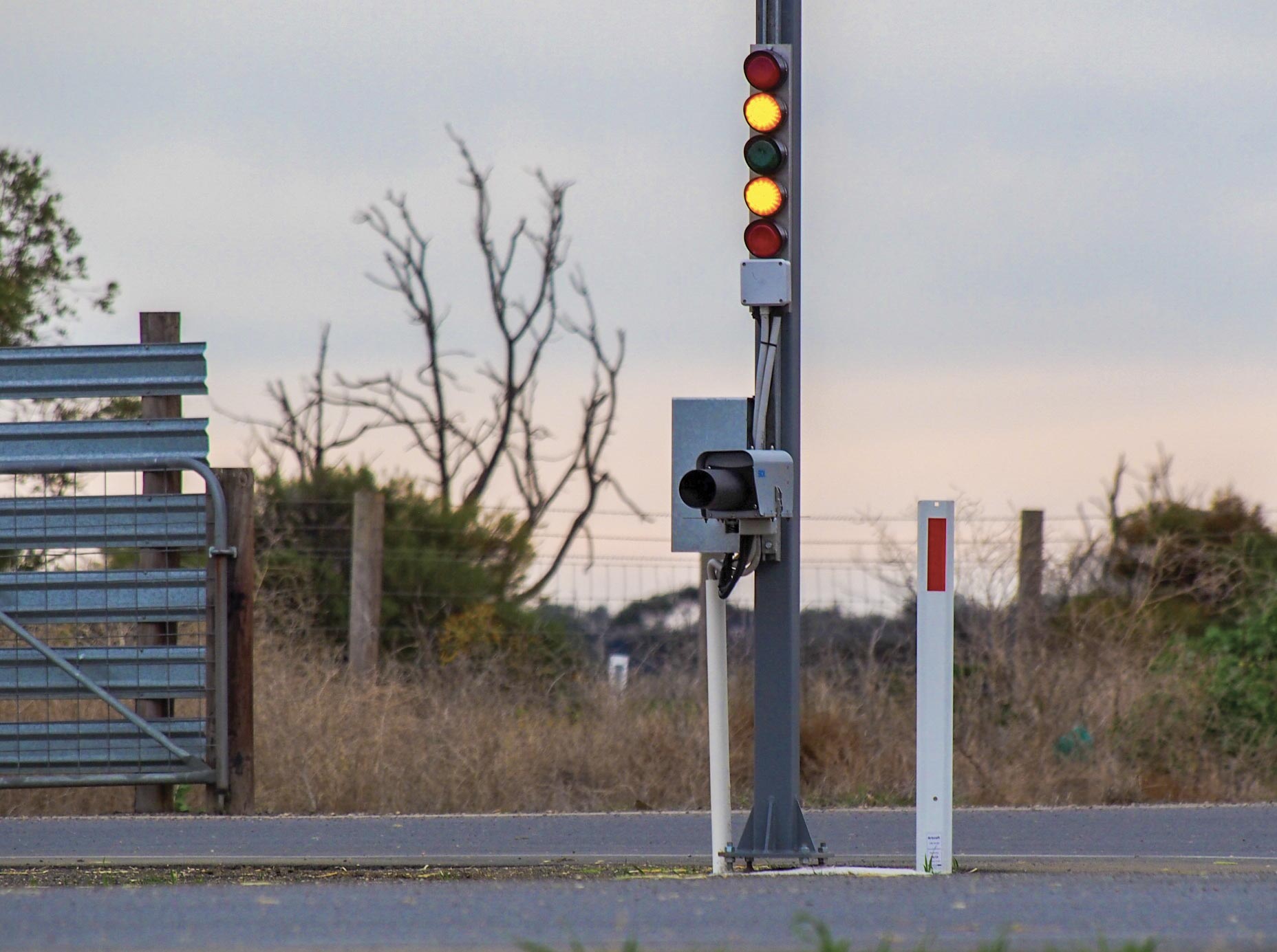 Gazarray speed control traffic lights